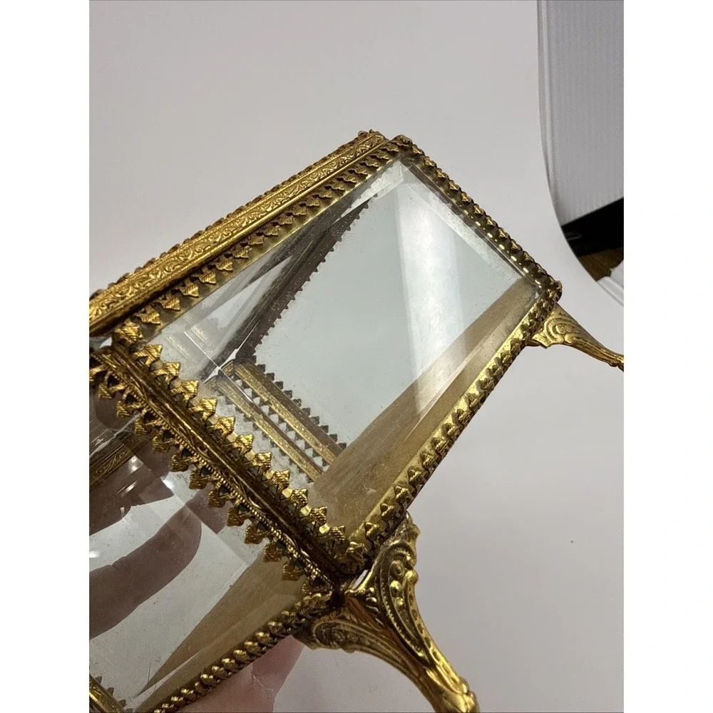 Vtg StyleBuilt Jewelry Box With Beveled Glass Diamond Shape‎ Pedestal